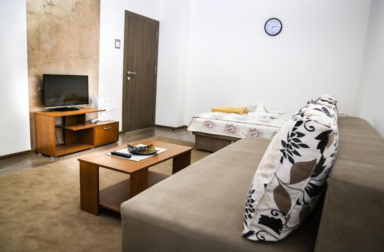 Comfort Inn Apartment 2 โนวีปาซาร์ ภายนอก รูปภาพ